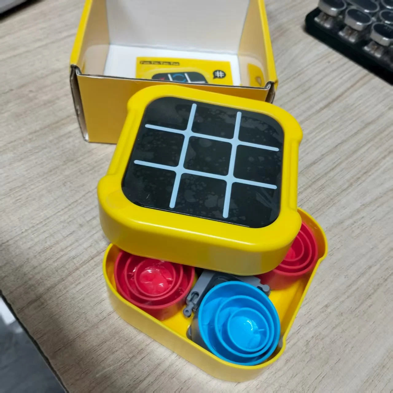 Children's electronic cross chess